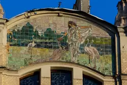 Майоликовое панно «Поклонение природе» на фасаде гостиницы «Метрополь» в Москве