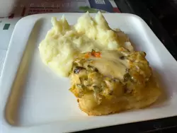 Рыба запечённая с соусом тар-тар и картофельным пюре в кафе «Му-Му» в Москве